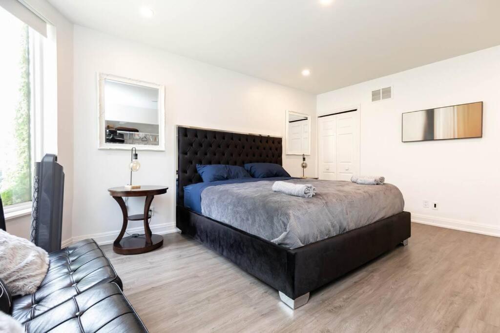 Holiday home Grand 3 Bedroom Victorian Entire Toronto